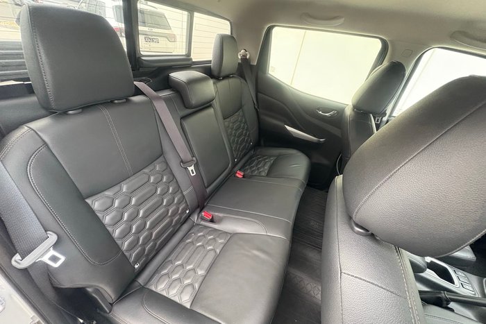 2021 Nissan Navara ST-X