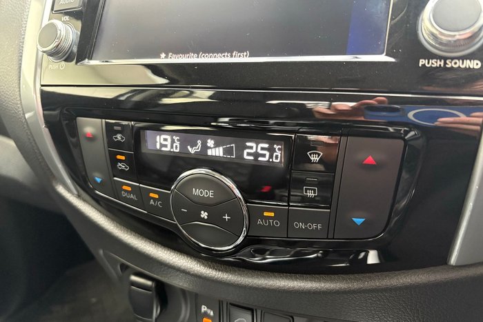 2021 Nissan Navara ST-X