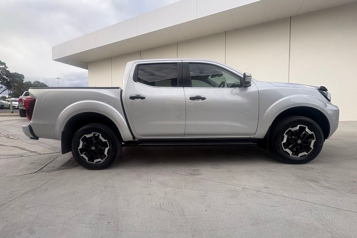 2021 Nissan Navara ST-X
