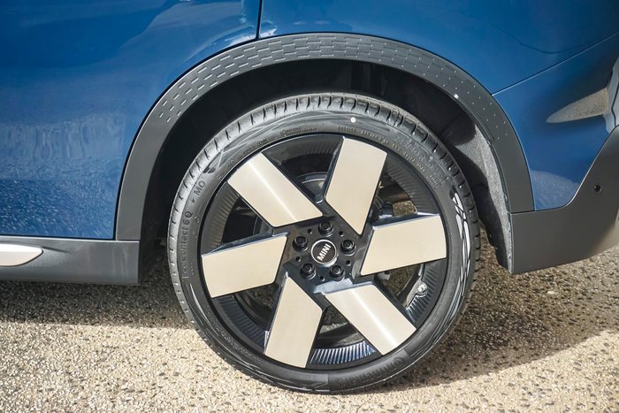 2026 MINI Countryman S Favoured