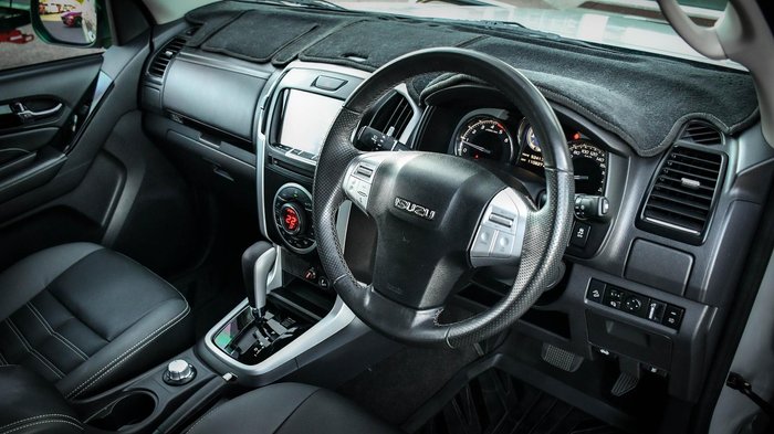 2020 Isuzu MU-X LS-T