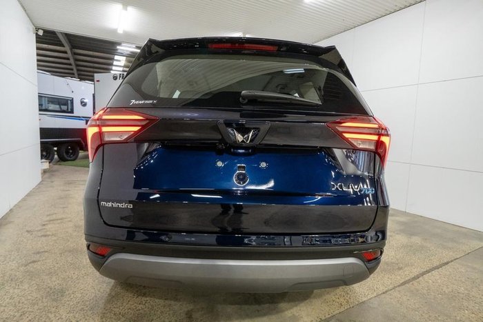2025 Mahindra XUV700 AX7L