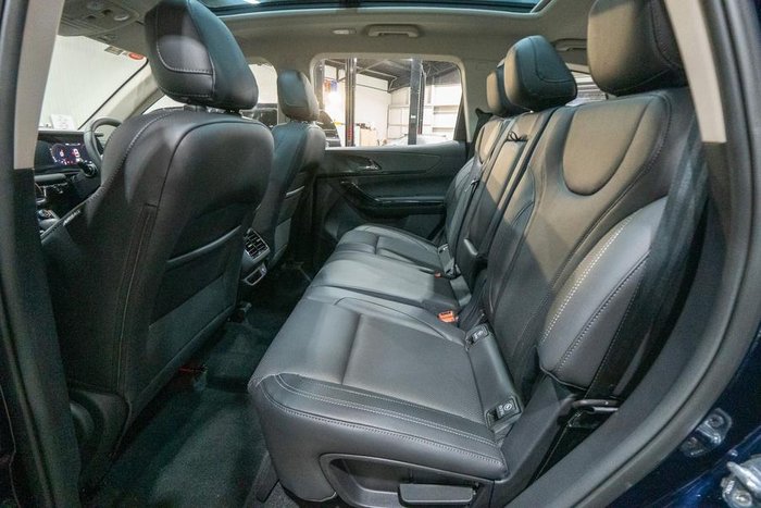 2025 Mahindra XUV700 AX7L