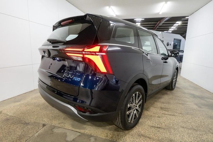 2025 Mahindra XUV700 AX7L