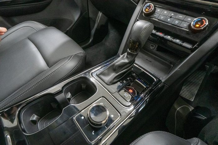 2025 Mahindra XUV700 AX7L