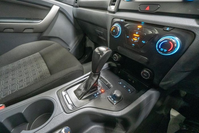 2025 Mahindra XUV700 AX7L