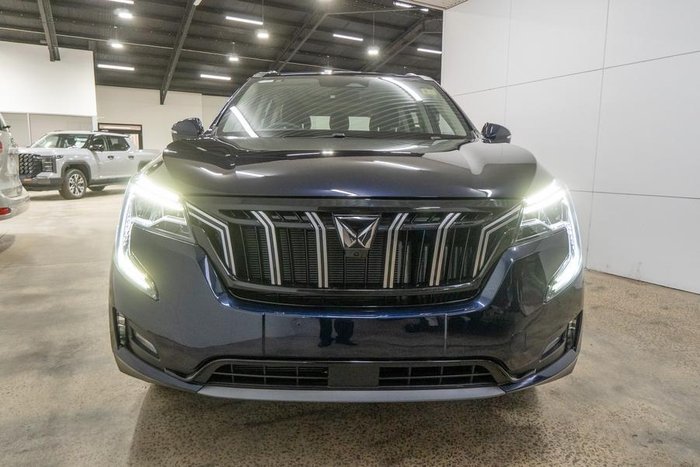 2025 Mahindra XUV700 AX7L