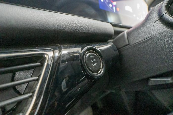 2025 Mahindra XUV700 AX7L