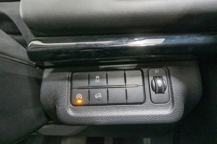 2025 Mahindra XUV700 AX7L