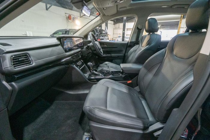 2025 Mahindra XUV700 AX7L