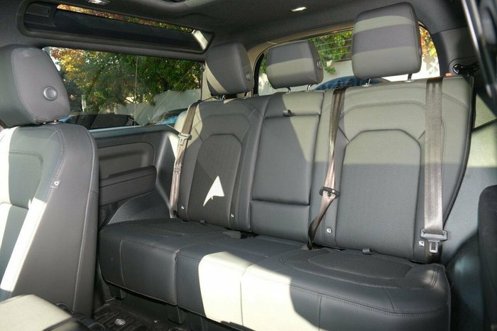 2025 Land Rover Defender 90 D250 S