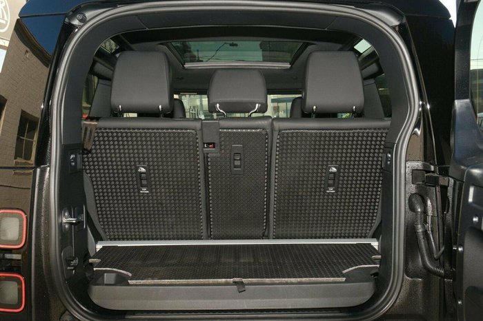 2025 Land Rover Defender 90 D250 S
