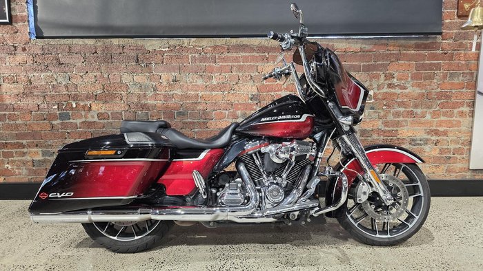 2021 Harley-Davidson CVO Street Glide 117 (FLHXSE)