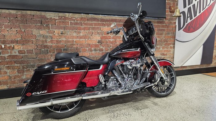 2021 Harley-Davidson CVO Street Glide 117 (FLHXSE)