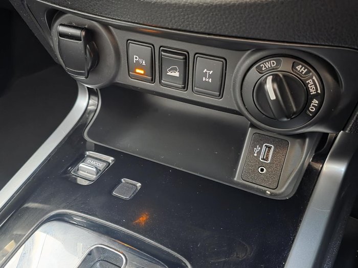 2021 Nissan Navara ST-X