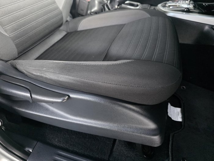 2021 Nissan Navara ST-X
