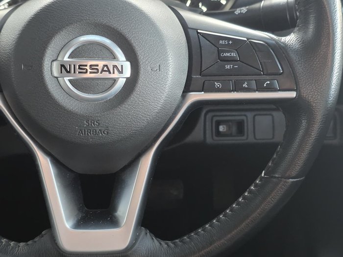 2021 Nissan Navara ST-X