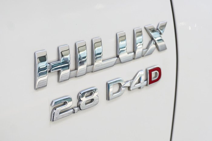 2022 Toyota Hilux SR