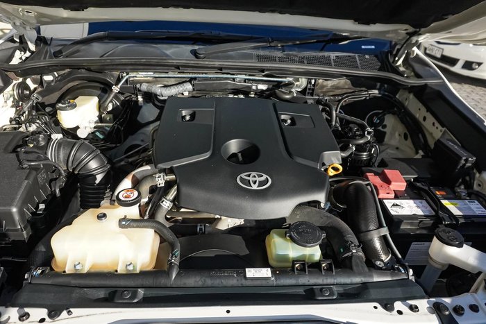 2022 Toyota Hilux SR