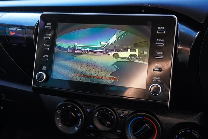 2022 Toyota Hilux SR