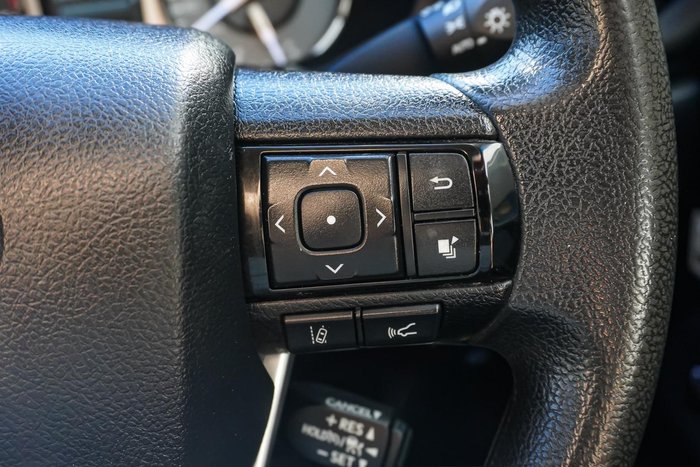 2022 Toyota Hilux SR