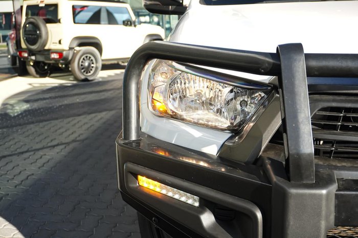 2022 Toyota Hilux SR