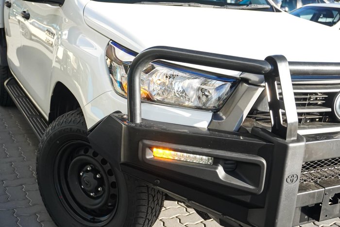 2022 Toyota Hilux SR