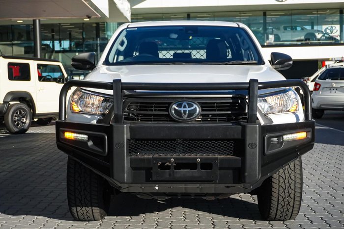 2022 Toyota Hilux SR
