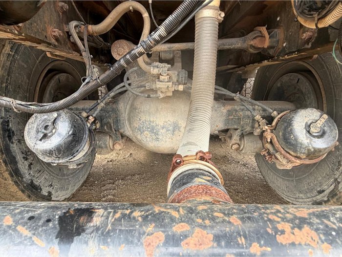 1998 International Acco 2350G