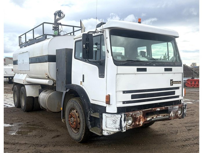 1998 International Acco 2350G