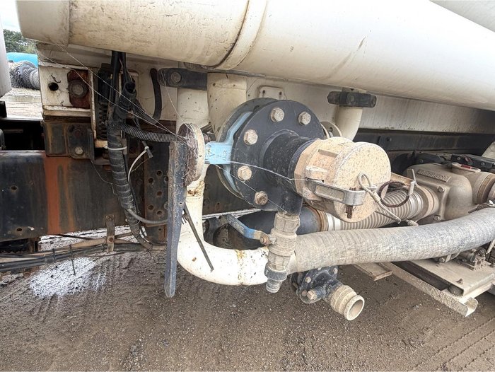 1998 International Acco 2350G
