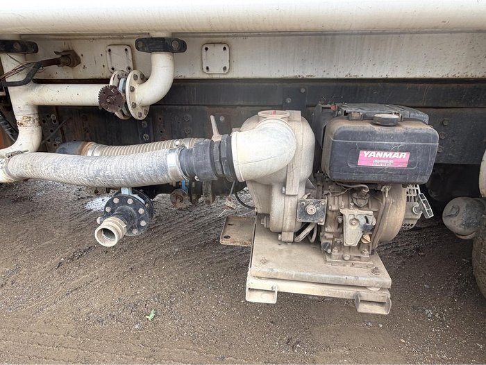 1998 International Acco 2350G
