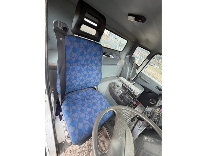 1998 International Acco 2350G
