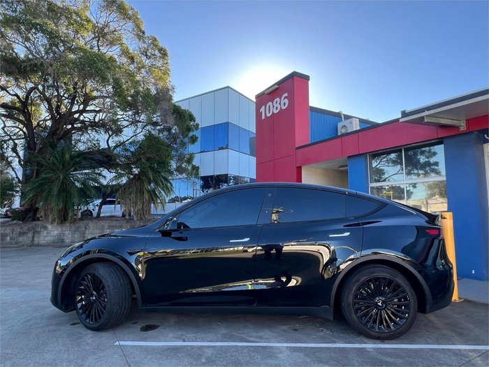 2023 Tesla Model Y Rear-Wheel Drive