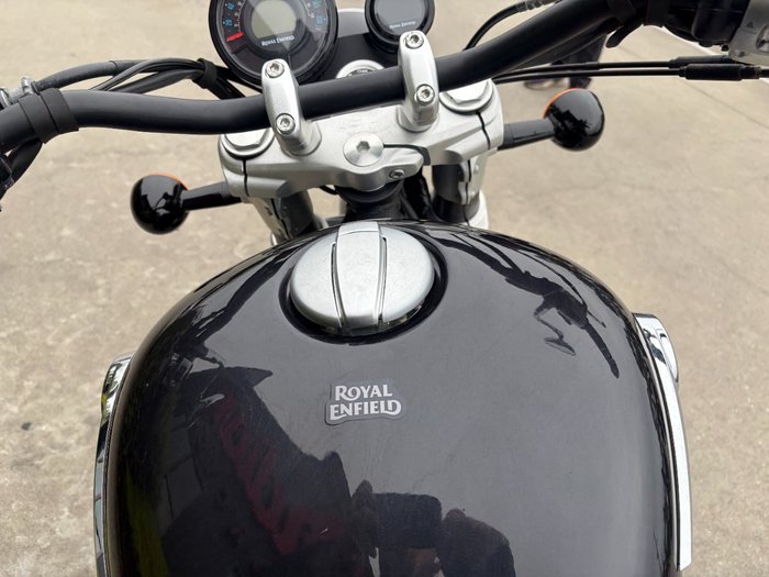 2025 Royal Enfield SUPER METEOR 650 Astral Black