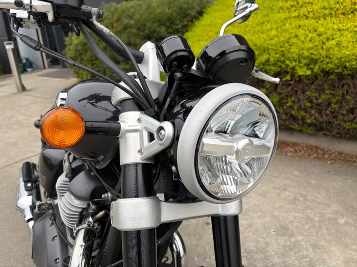 2025 Royal Enfield SUPER METEOR 650 Astral Black