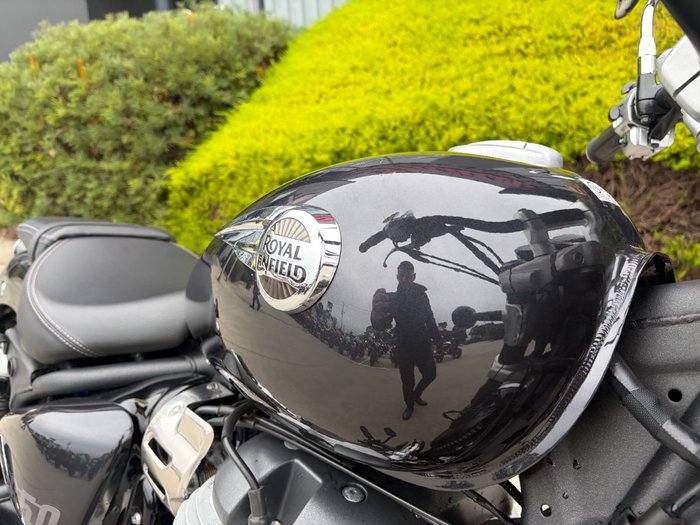 2025 Royal Enfield SUPER METEOR 650 Astral Black
