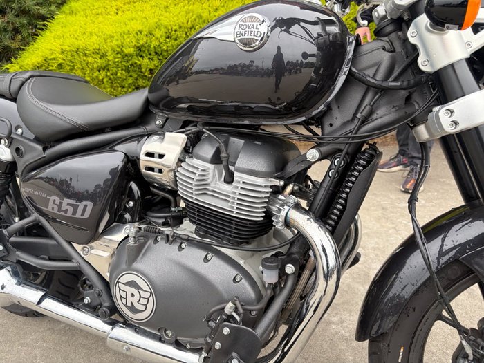 2025 Royal Enfield SUPER METEOR 650 Astral Black