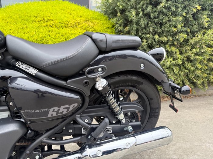 2025 Royal Enfield SUPER METEOR 650 Astral Black