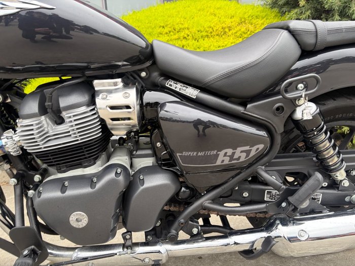 2025 Royal Enfield SUPER METEOR 650 Astral Black