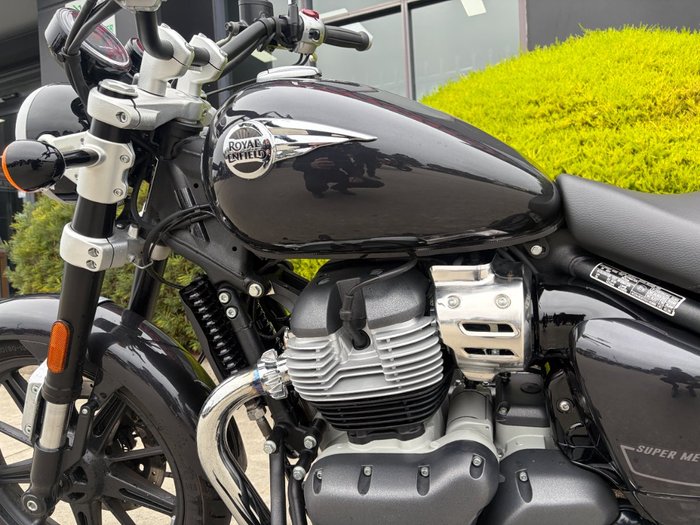 2025 Royal Enfield SUPER METEOR 650 Astral Black