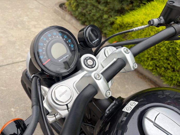 2025 Royal Enfield SUPER METEOR 650 Astral Black