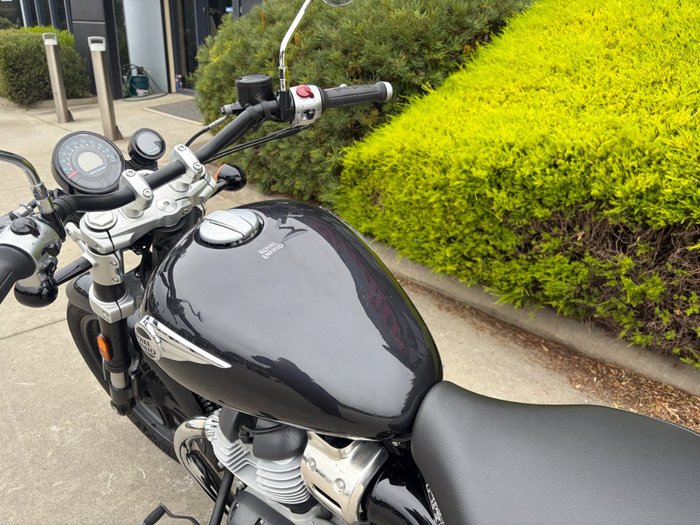 2025 Royal Enfield SUPER METEOR 650 Astral Black
