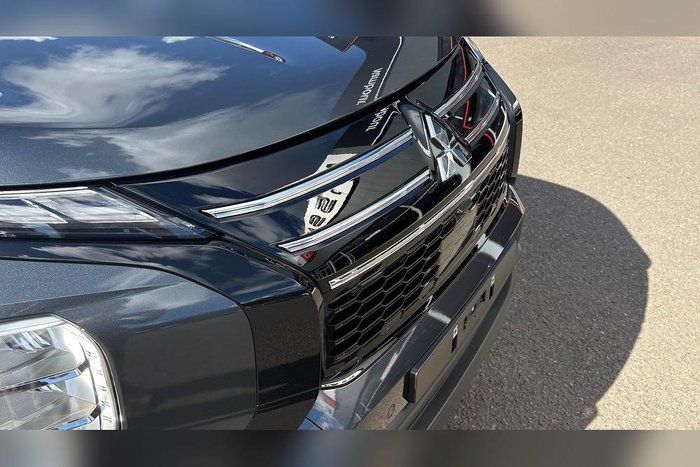 2026 Mitsubishi Outlander Black Edition