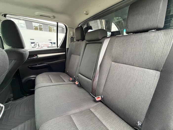 2017 Toyota Hilux SR5