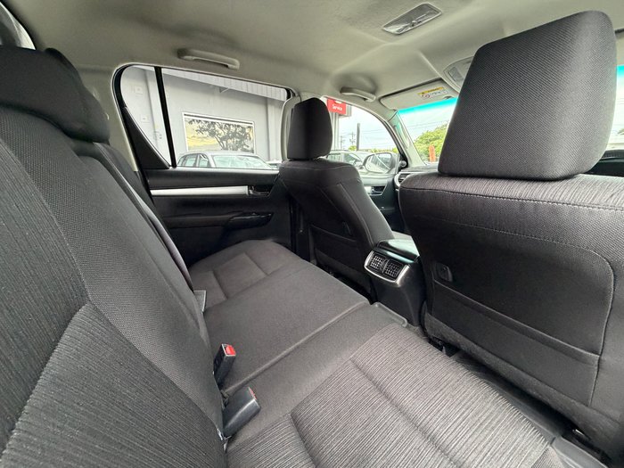 2017 Toyota Hilux SR5