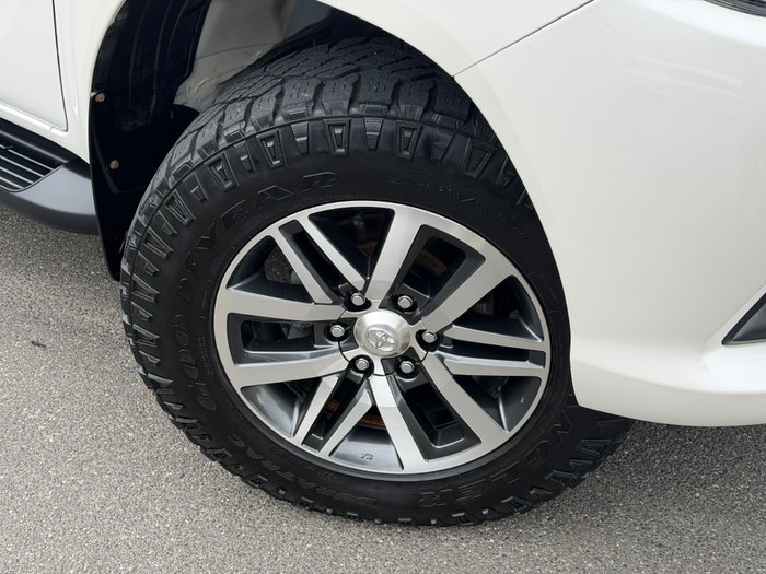 2017 Toyota Hilux SR5