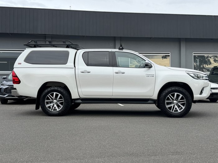 2017 Toyota Hilux SR5