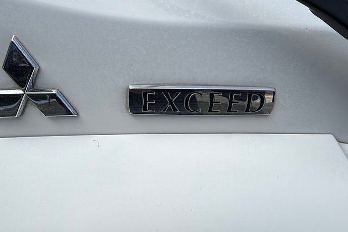 2004 Mitsubishi Pajero GLS