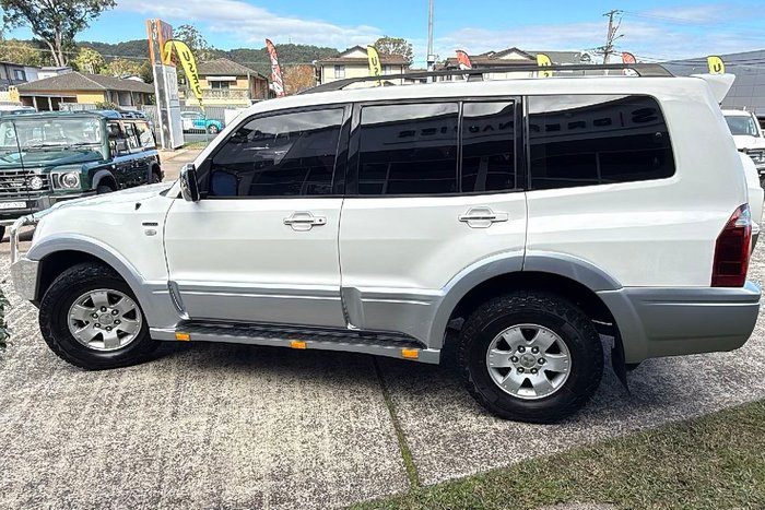 2004 Mitsubishi Pajero GLS